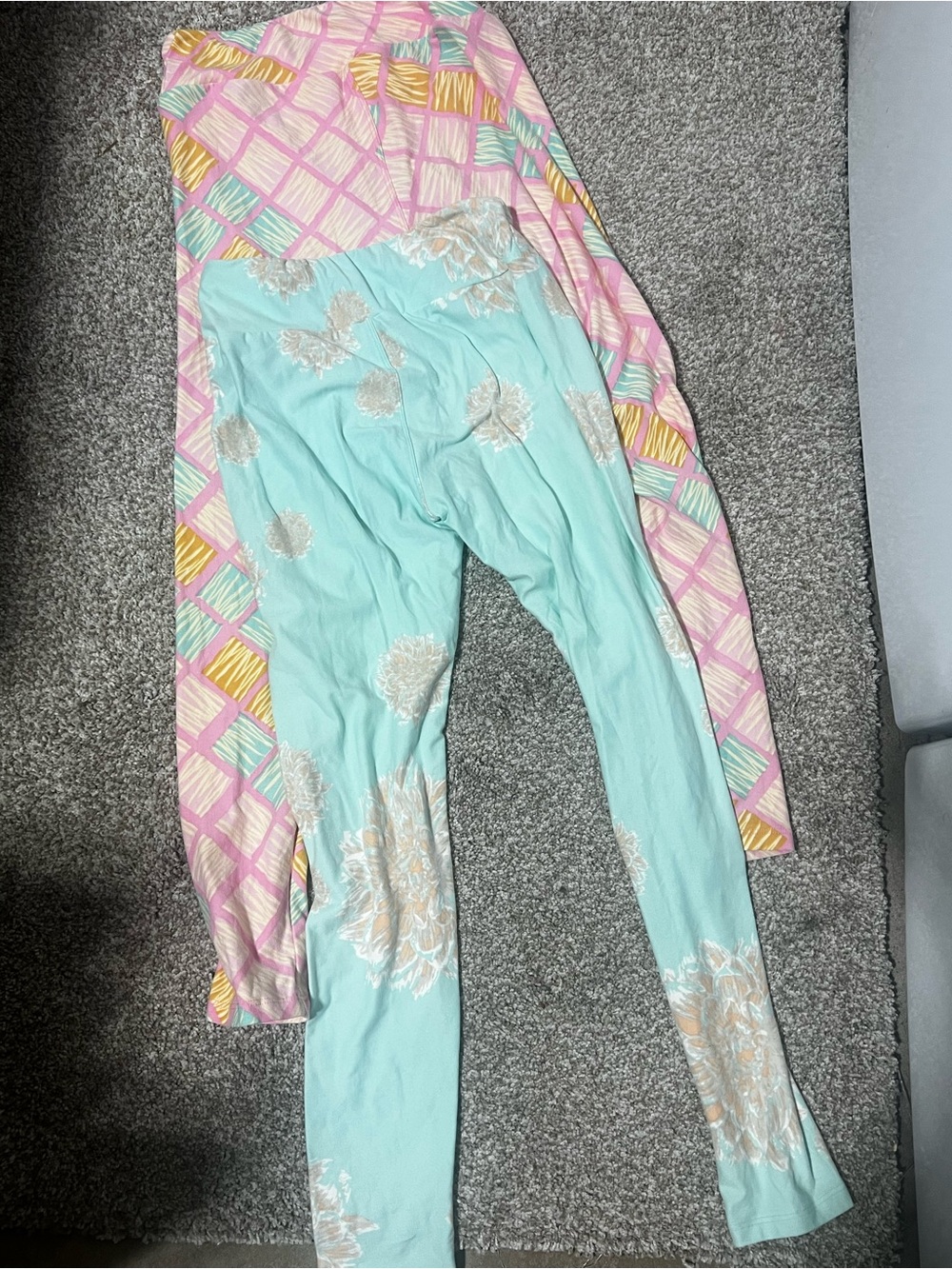 LulaRoe Floral and Geometric Pattern Leggings - Mint and Pink One Size NWOT